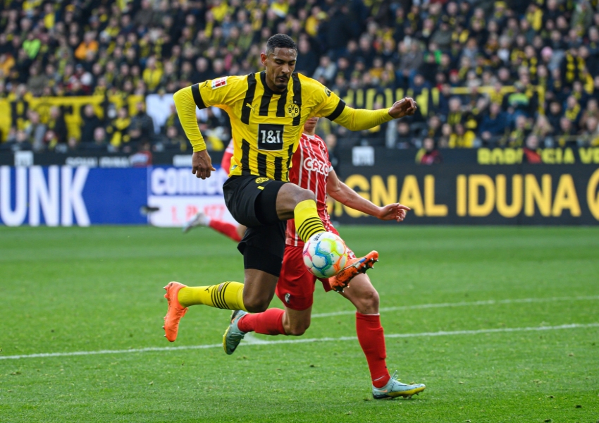 Bundesliga Round 6 Preview: Dortmund Hopes for Haller's Revival, Bayern Munich's Defensive Concerns-0