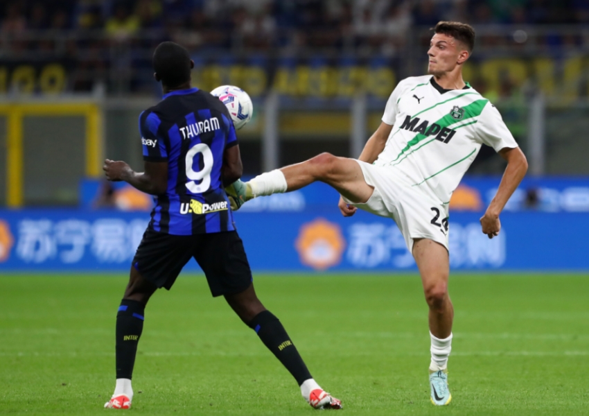 Inter's Latest Signing Makes Bizarre Debut: Title Ambitions Hinge on Overcoming Striker Dependence-0