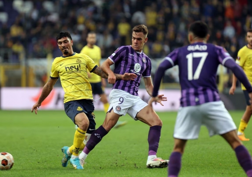 Europa League Group A and E Round 2: Liverpool's Striker Eager for Action, West Ham's Record Signing Hopes for Back-to-Back Goals-2