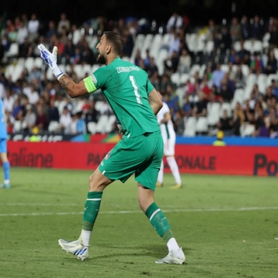 Inter's "Dual Vice-Captain" Shines with Smart Answers to Three Tough Questions: A Display of Growth Earns Universal Praise