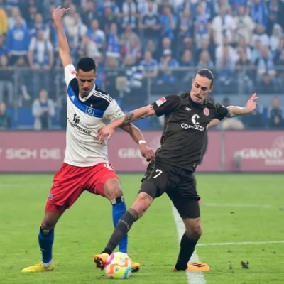 Bundesliga 2 Matchday 15: Hamburg's Thriving Football Scene, Can the Fans Be Happy? Kiel's Home Performance Needs Improvement