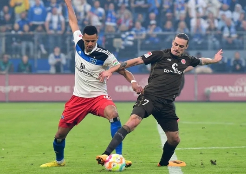 Bundesliga 2 Matchday 15: Hamburg's Thriving Football Scene, Can the Fans Be Happy? Kiel's Home Performance Needs Improvement-0
