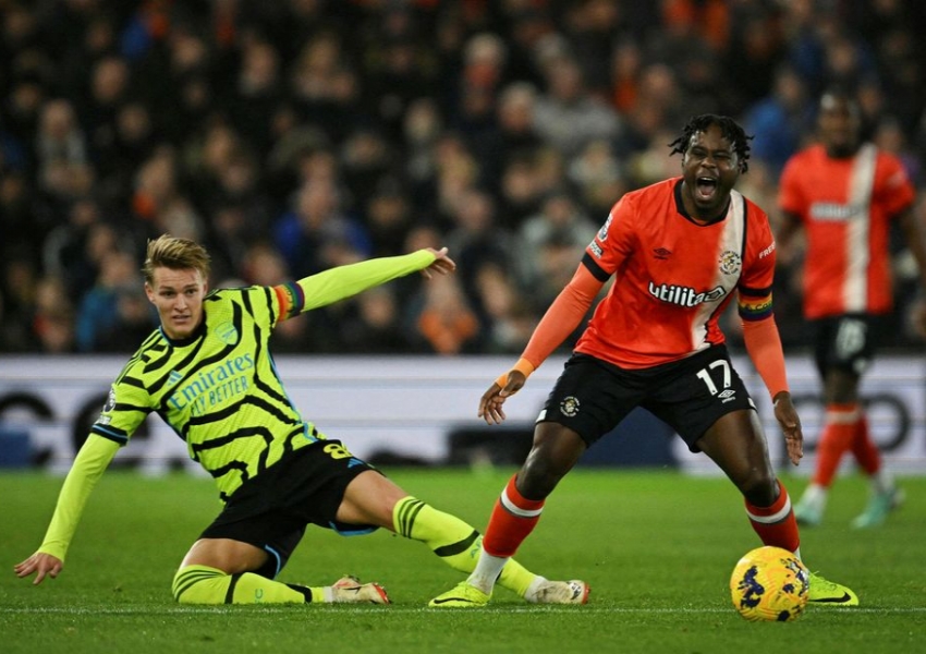 Premier League Matchday 16: Has Manchester United Found Their Own Bellingham? Arsenal's Defensive Woes Due to One Absence-2