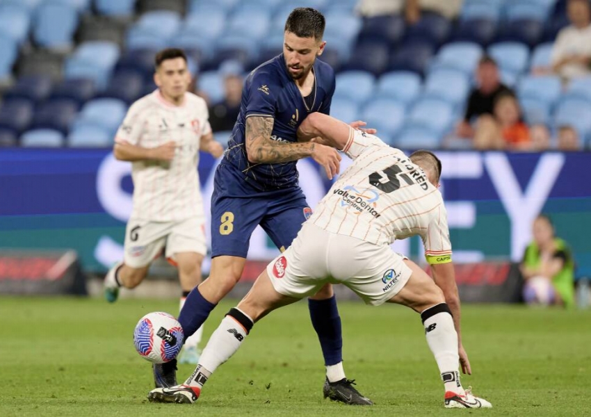 A-League Round 13: Macarthur and Brisbane Roar Battle in Midfield, Has Sydney FC Returned to Reality?-1