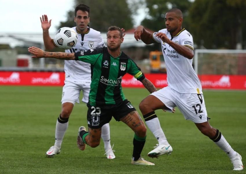 A-League Round 24: Adelaide United Cling to Final Hope, Western Sydney Wanderers Thrive on the Road-1