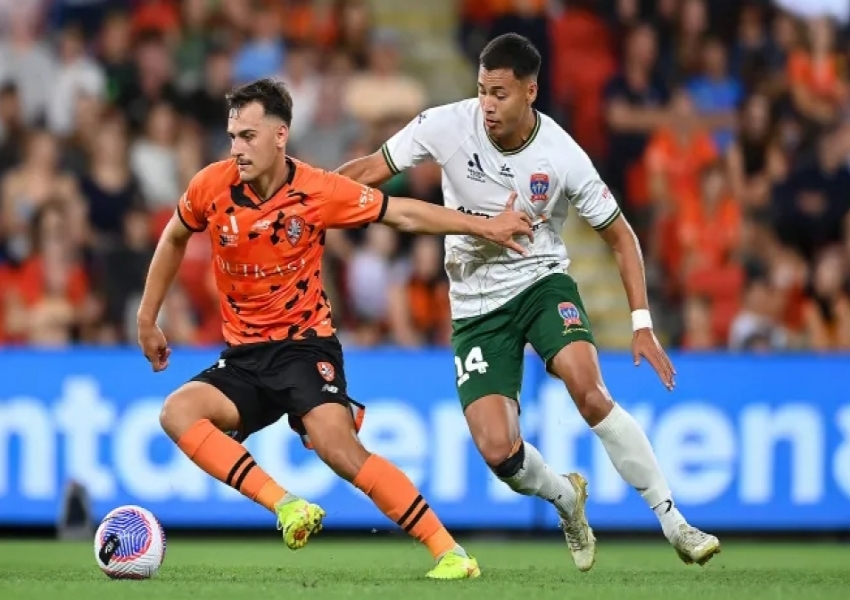 A-League Round 25: Wellington Phoenix's Steady Title Hunt, Melbourne City's Roller-Coaster Ride to Playoff Doorstep-1