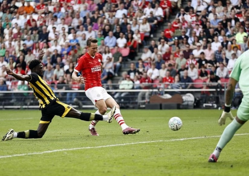 Eredivisie Round 31: PSV Eindhoven's Choice of Celebration, Feyenoord True to Themselves-0