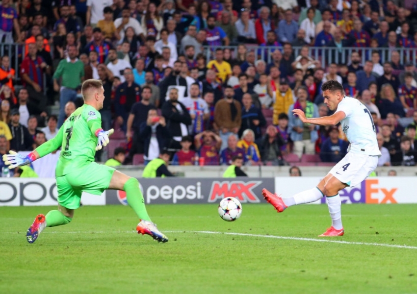 Inter Milan's Rising Star: From Awe to Earning Modrić's Respect, Misses One-on-One Chance Under Pressure from the Ballon d'Or Winner-0