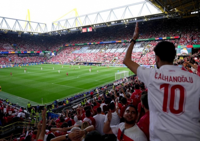 Inter's Justification for Hakan Çalhanoğlu's €70 Million Valuation: Rejecting a €20 Million Annual Offer-2