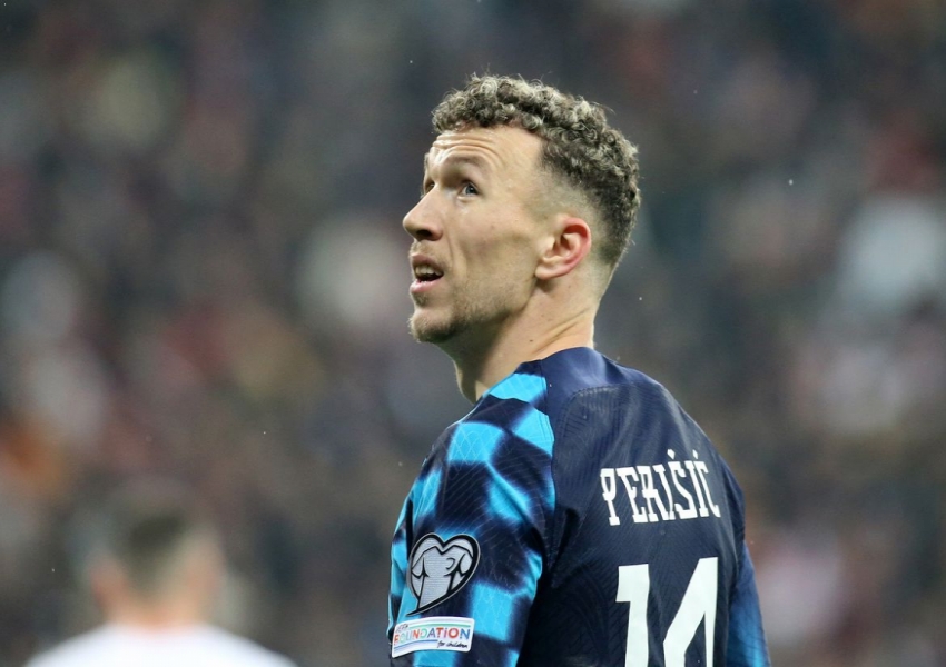 Inter Milan Unlikely to Re-sign Legends, Eyes on Barca Star for Wingback Role, Considers Alternative Solutions-0