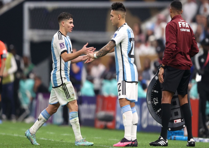 Argentina's Olympic Football Exit: Fans in Uproar, Criticizing Álvarez and Praising Lautaro – A Lesson in Sports Truths-2