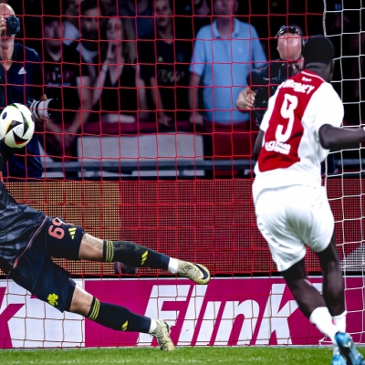 Europa League Playoff First Legs: Ajax's Goalkeeper Position Crucial, Braga Masters the Inverted Triangle
