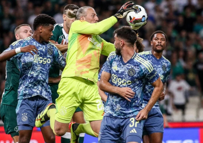 Europa League Playoff First Legs: Ajax's Goalkeeper Position Crucial, Braga Masters the Inverted Triangle-0
