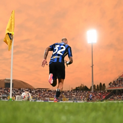 Inter Milan's Defeat to Al-Ittihad: Boos Reflect Demand for X-Factor, Two Stars Shine Amid Tactical Evolution