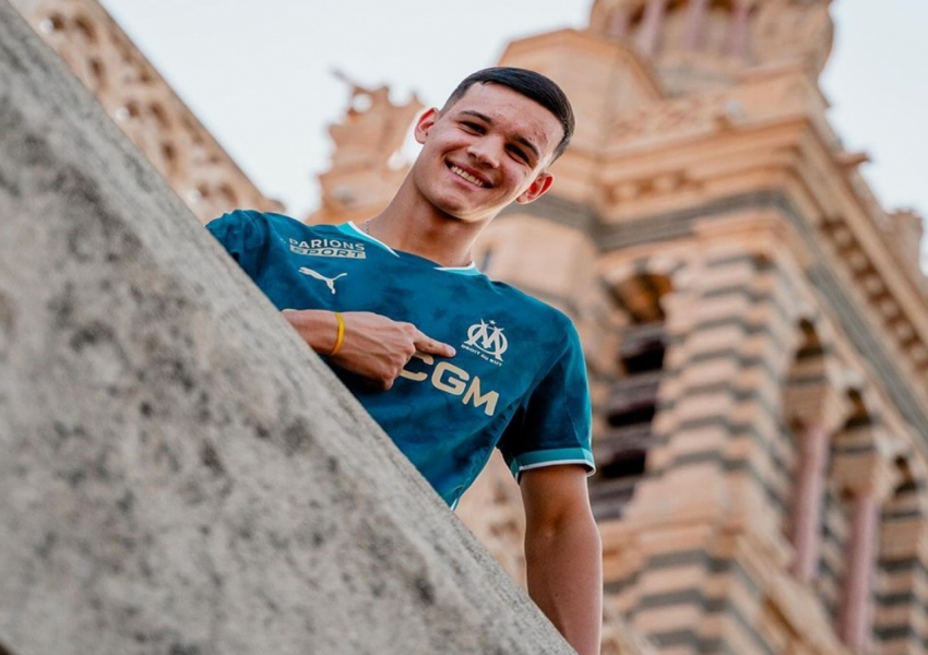 Inter's Attack Overhaul Completed, Just One Last Clearance Task Remains: A Signing Announcement and a Crucial Conversation-1