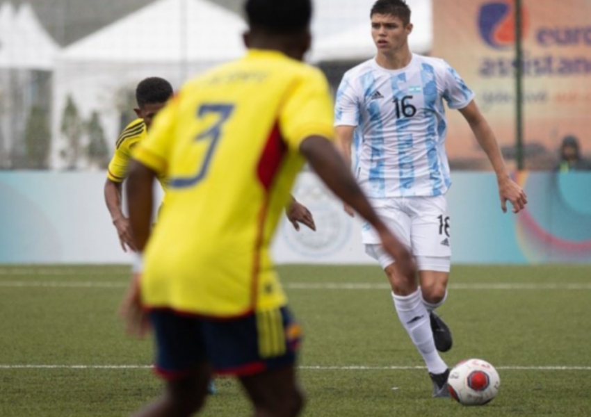 Simone Inzaghi Reiterates Demand for New Center-Back: Inter's Pursuit of Barcelona's Rising Star Faces Challenges-1