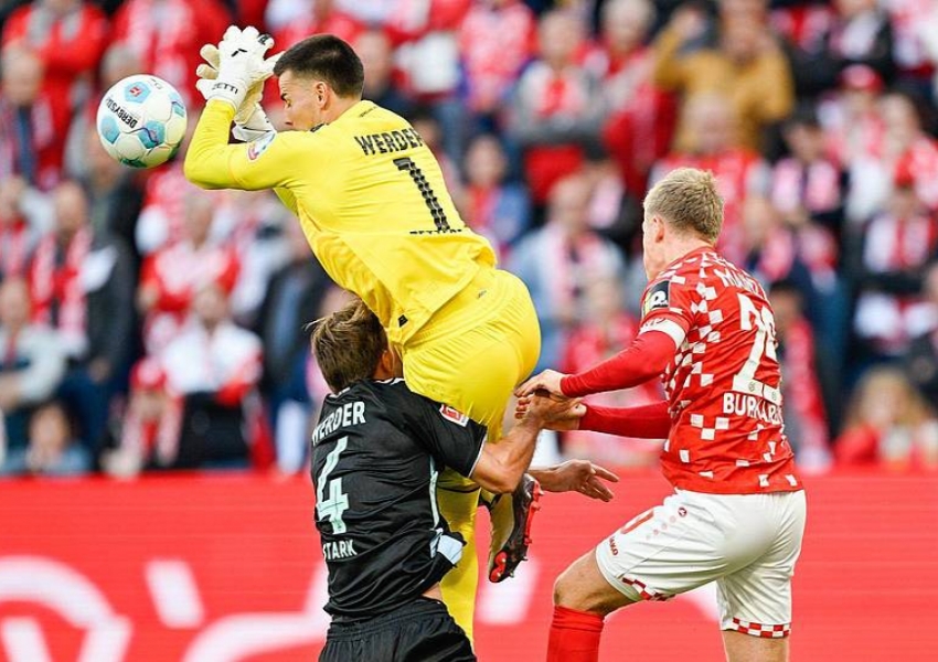 Bundesliga Round 4: Augsburg Shows Survival Expertise, Bayern’s New Coach Finally Gains Recognition-2