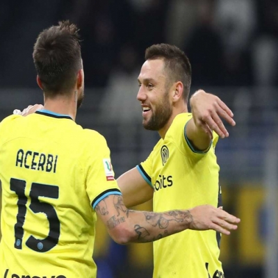 Inter Milan’s Defensive Dilemma: De Vrij vs. Acerbi—Who Stays for 2025?