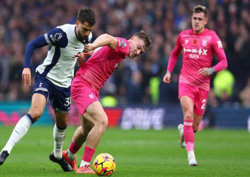 Premier League Matchday 12: All Eyes on Manchester United’s New Boss, Liverpool’s Unsung Hero Steps Up-0