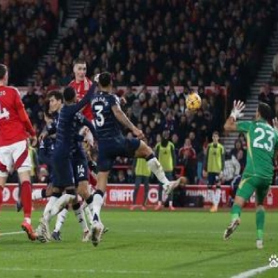 Premier League Matchday 17: Man City and Villa Share Late-Game Woes, Palace Boss Finds His Feet