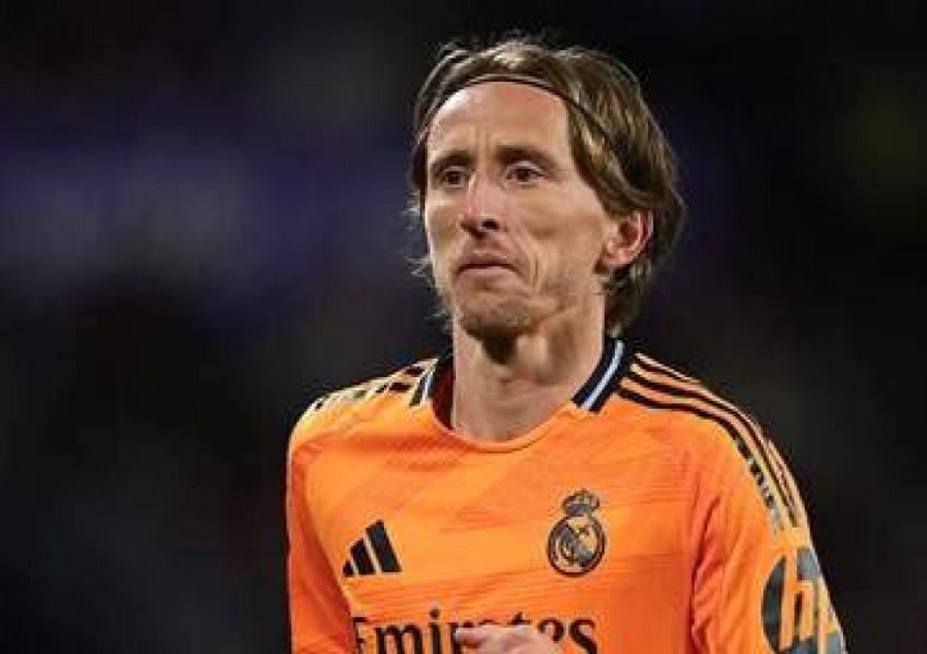 Modrić Loses His Cool: Furious Clash with Vinícius Jr. Over Defensive Duties-0