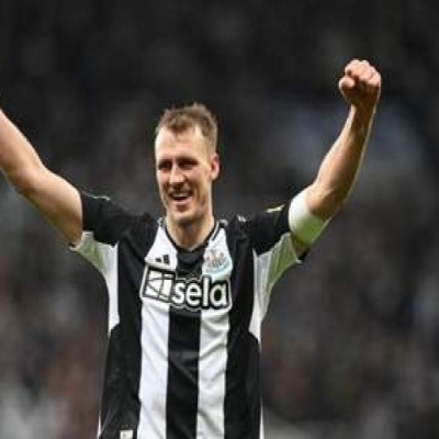 Premier League’s 32-Year-Old Cinderella Story: From Broken Finger at 13 to International Glory!