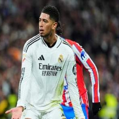 Real Madrid's 21-Year-Old Superstar Shows True Character: Flying Tackle and Yelling at Vinícius! A Natural Leader in the Locker Room