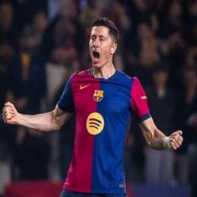 Lewandowski Erupts with 18-Minute Brace: 40 Goals, Record-Breaking Madness, and 50,000 Fans in Rapture