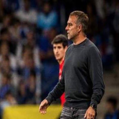 Champions in Control: Barça Clinch the Title, Celebrate Wildly—and Get Chased Off the Pitch by Hansi Flick