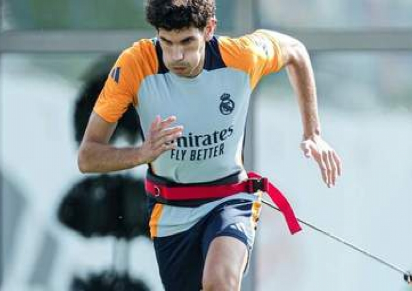 Vallejo’s Last Stand: Injury Crisis Opens Door for Real Madrid’s Forgotten Man-0